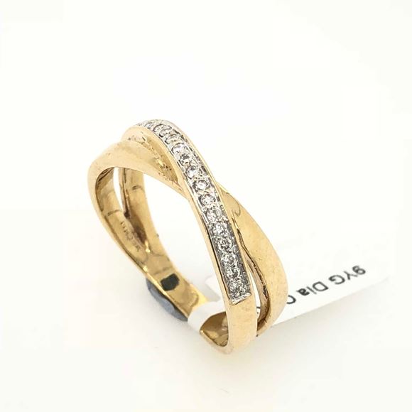 Picture of 9ct Yellow Gold Diamond Ring