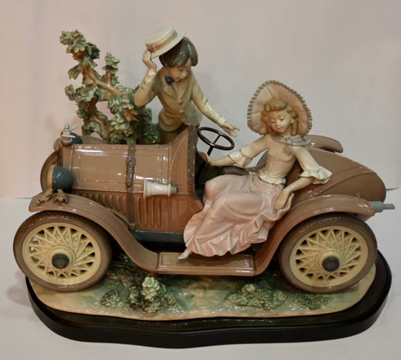 Picture of Lladró Figurine - Young Couple with Car