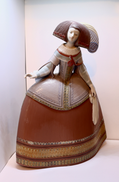Picture of Lladró Figurine - Menina