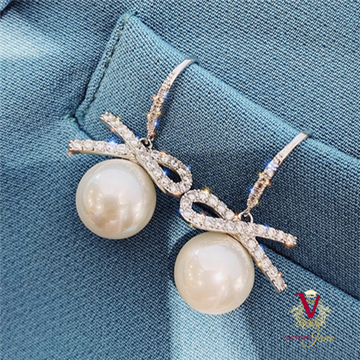 Picture of Victoria Jane - Noble Lady Bow Pearl and Diamond Silver Earrings - Delivery Included